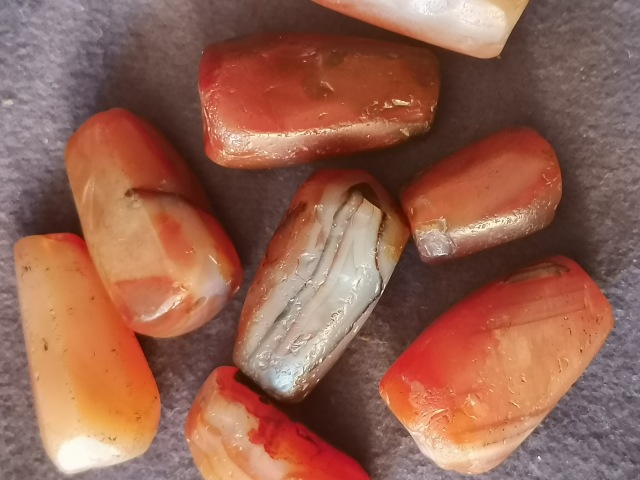 古玩玉器老瑪瑙手鏈珠8顆拍賣,當前價格1元