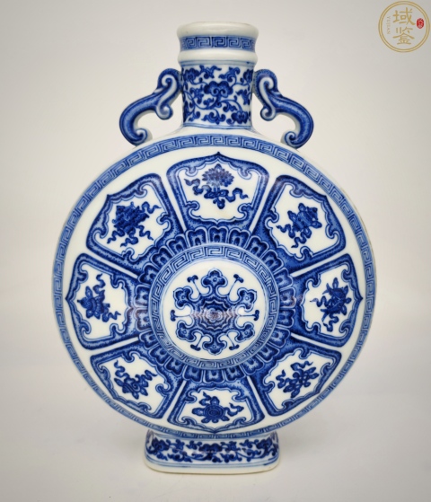清乾隆青花開窓龍鳳呈祥福寿抱月瓶 景徳鎮 陶磁器 装飾品 現代工芸品美術品 置物 清乾隆青花開窓龍鳳呈祥福寿抱月瓶 景徳鎮 陶磁器 装飾品 現代