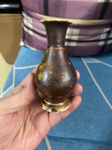 古玩陶瓷德化窯紫金釉撇口瓶拍賣，當前價格800元