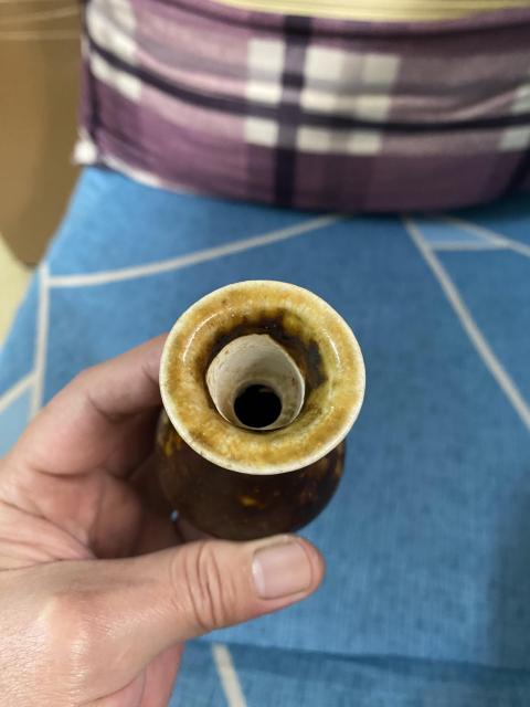 古玩陶瓷德化窯紫金釉撇口瓶拍賣，當前價格800元