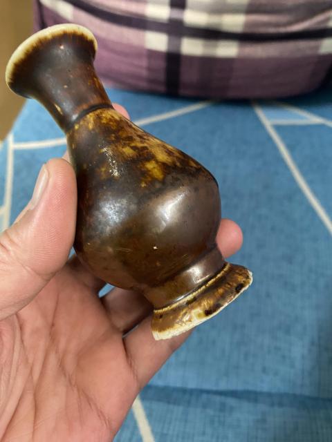 古玩陶瓷德化窯紫金釉撇口瓶拍賣，當前價格800元