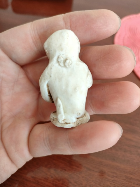 古玩陶瓷定窯白釉瓷塑猴拍賣,當前價格3500元