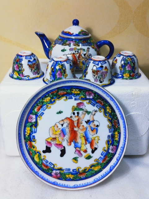 古玩陶瓷彩繪嬰戲人物紋茶具拍賣,當(dāng)前價格299元