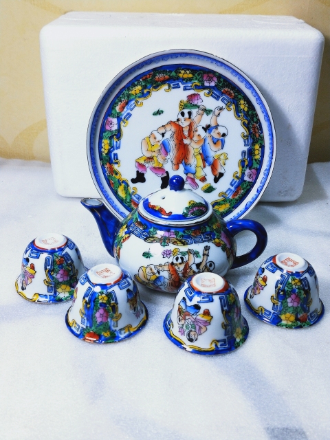 古玩陶瓷彩繪嬰戲人物紋茶具拍賣,當(dāng)前價格299元