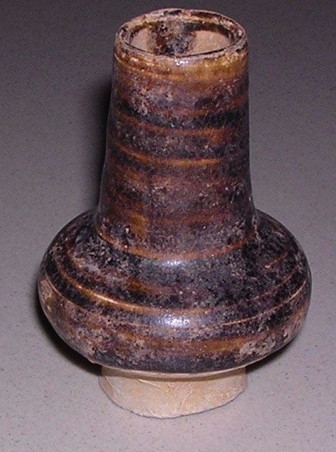 古玩陶瓷宋元吉州窯系醬釉長頸瓶拍賣，當前價格600元