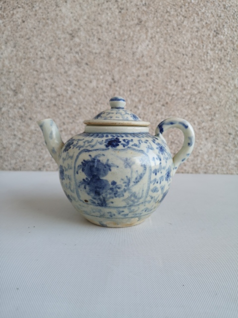 古玩陶瓷明末清初青花執(zhí)壺拍賣，當(dāng)前價(jià)格1800元