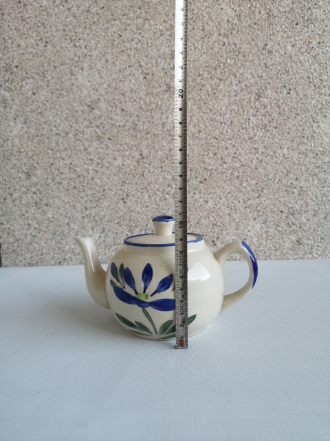古玩陶瓷上世紀晚期花卉紋執壺拍賣,當前價格260元