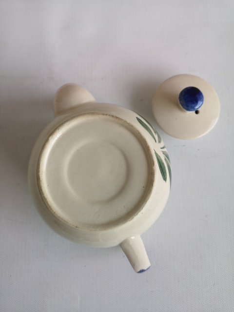 古玩陶瓷上世紀晚期花卉紋執壺拍賣,當前價格260元