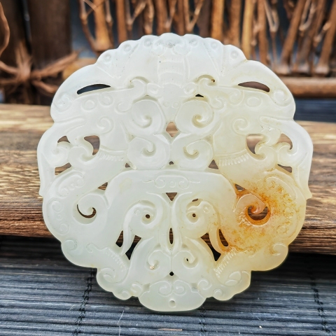 古玩雜項【工藝精美】當代?和田玉交龍蝠佩拍賣,當前價格500元