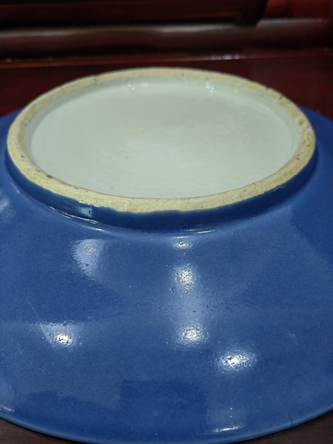 古玩陶瓷清中晚期祭藍釉大盤拍賣,當前價格12000元