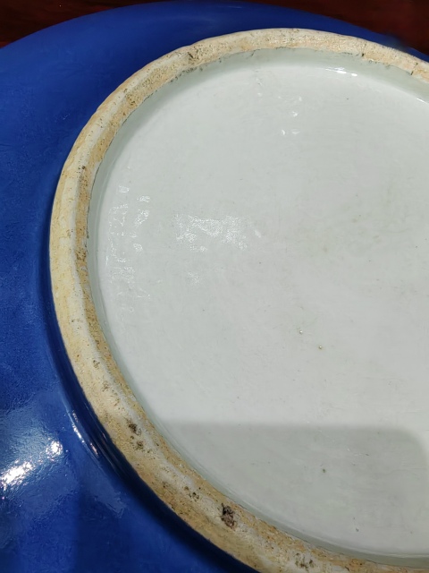 古玩陶瓷清中晚期祭藍釉大盤拍賣,當前價格12000元