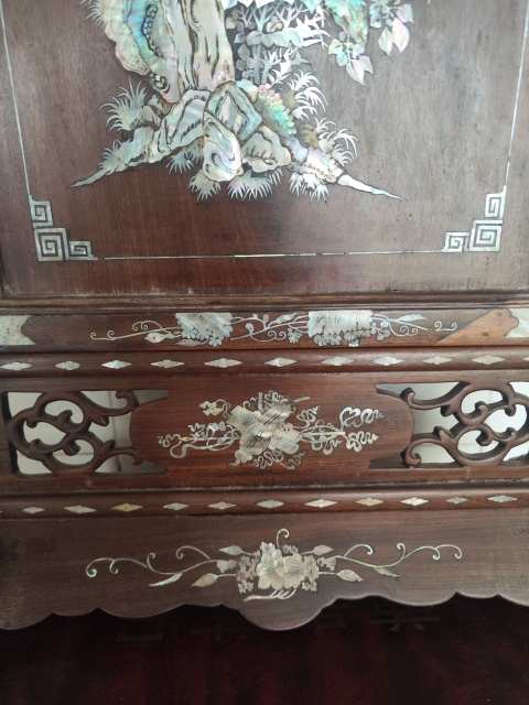 古玩雜項(xiàng)螺鈿座屏拍賣(mài),當(dāng)前價(jià)格6800元