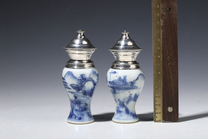 古玩陶瓷清康熙·青花山水人物紋瓶一對拍賣,當前價格4900元