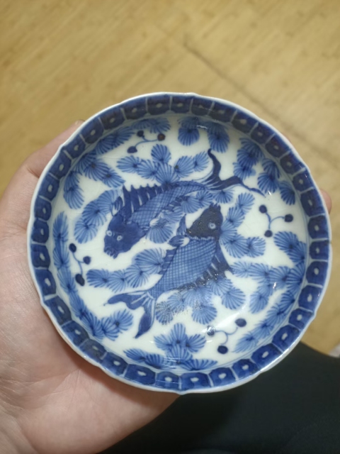 古玩陶瓷【望月樓】清晚期青花魚藻紋盤拍賣,當(dāng)前價格1800元