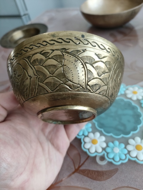 古玩銅器清末民國(guó)獅子海水紋貢碗拍賣,當(dāng)前價(jià)格999元