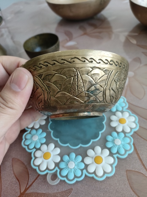 古玩銅器清末民國(guó)獅子海水紋貢碗拍賣,當(dāng)前價(jià)格999元