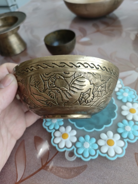 古玩銅器清末民國(guó)獅子海水紋貢碗拍賣,當(dāng)前價(jià)格999元