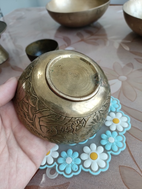 古玩銅器清末民國(guó)獅子海水紋貢碗拍賣,當(dāng)前價(jià)格999元
