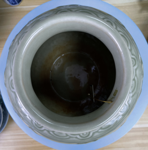 古玩陶瓷民國 青釉貼塑八仙紋飾太白罐（乾隆官窯款）拍賣，當前價格15000元