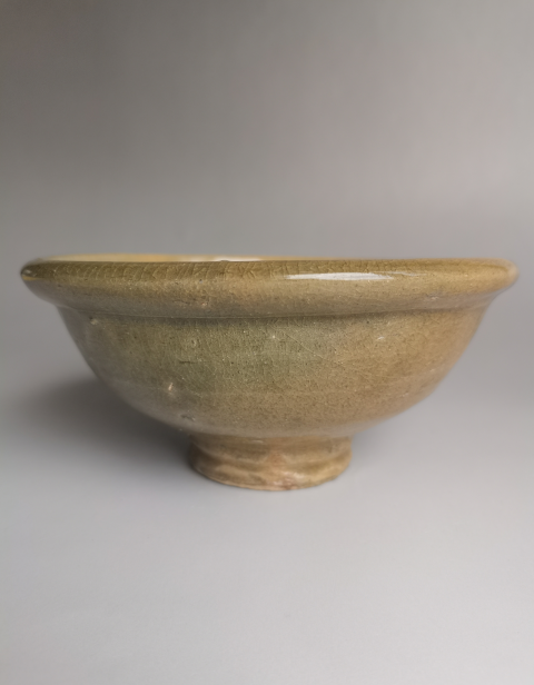 古玩陶瓷【南宋精品】龍泉青瓷印花唇口碗拍賣,當前價格1588元