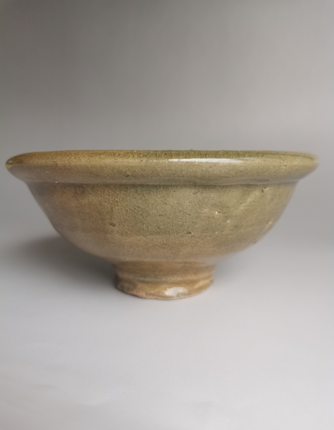 古玩陶瓷【南宋精品】龍泉青瓷印花唇口碗拍賣,當前價格1588元