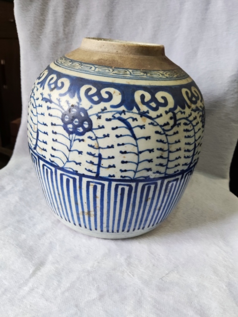 古玩陶瓷清中纏枝花卉紋青花罐拍賣,當前價格2688元
