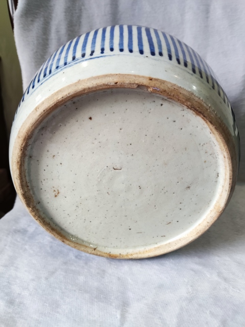 古玩陶瓷清中纏枝花卉紋青花罐拍賣,當前價格2688元