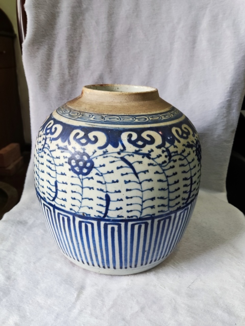 古玩陶瓷清中纏枝花卉紋青花罐拍賣,當前價格2688元