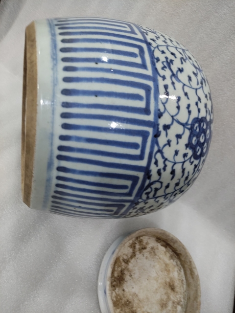 古玩陶瓷青花纏枝花卉紋蓋罐拍賣，當前價格1688元