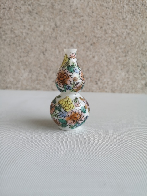 古玩陶瓷出口創(chuàng)匯期花卉紋葫蘆瓶拍賣,當前價格260元