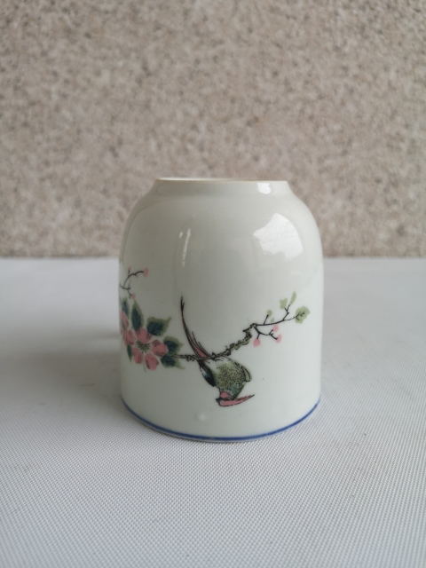 古玩陶瓷出口創(chuàng)匯期花鳥紋執(zhí)杯拍賣,當(dāng)前價(jià)格198元