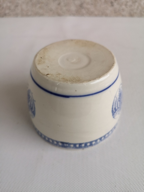 古玩陶瓷民國團(tuán)鶴紋青花蓋缸拍賣，當(dāng)前價格398元