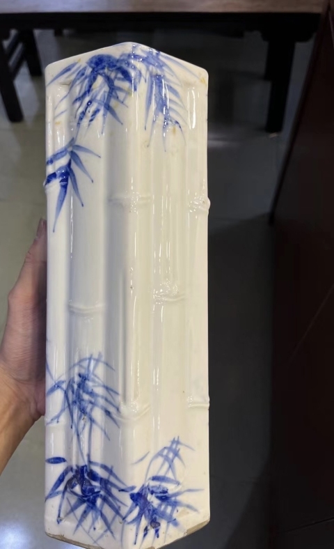 古玩陶瓷【精品放漏·罕見民國浮雕竹節(jié)六方帽筒】青花竹紋六方浮雕竹結(jié)雙圈足拍賣，當(dāng)前價格9000元