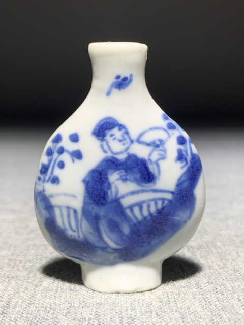 古玩陶瓷【清晚】青花人物紋鼻煙壺拍賣,當前價格0元