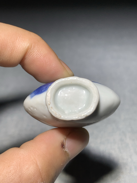 古玩陶瓷【清晚】青花人物紋鼻煙壺拍賣,當前價格0元