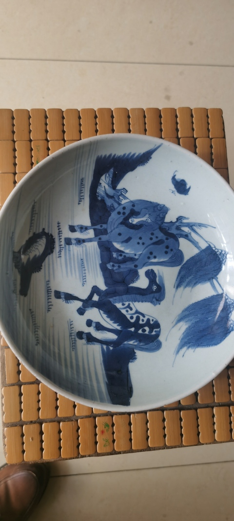 古玩陶瓷清乾隆青花柳樹雙駿圖盤拍賣,當前價格8500元