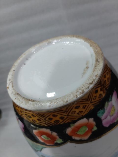 古玩陶瓷出口創匯期人物紋撇口瓶拍賣，當前價格880元