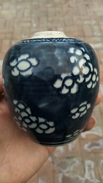 古玩陶瓷康熙青花留白梅花罐拍賣,當前價格3500元