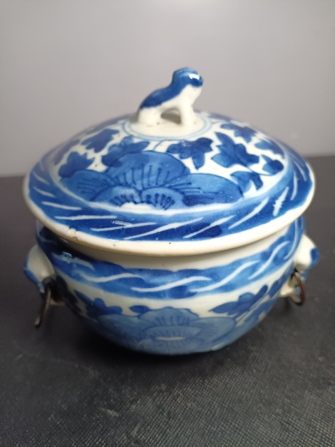 古玩陶瓷(虧出,不議價)清道咸細路青花花卉紋青花四系粥罐拍賣,當前價格3000元