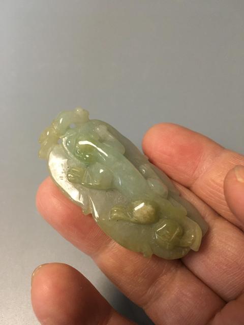 古玩玉器【A貨】天然翡翠雕葉子掛件拍賣,當前價格360元