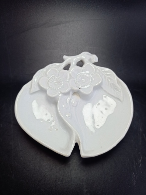 古玩陶瓷【清末】德化白瓷桃形水洗【文房雅器】拍賣,當前價格0元