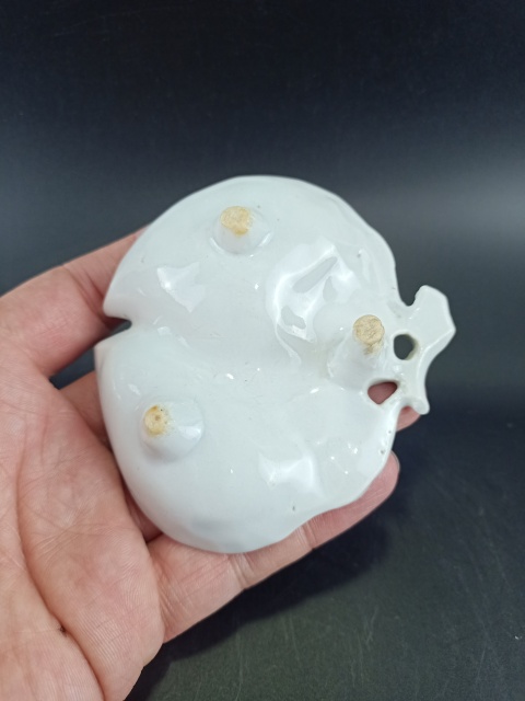 古玩陶瓷【清末】德化白瓷桃形水洗【文房雅器】拍賣,當前價格0元