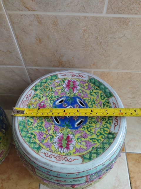 古玩陶瓷清末粉彩纏枝花卉繡墩拍賣，當前價格6000元