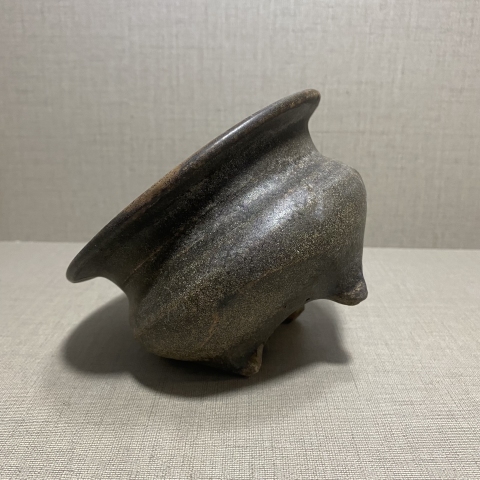 古玩陶瓷宋末元初褐釉三足香爐拍賣，當前價格5888元