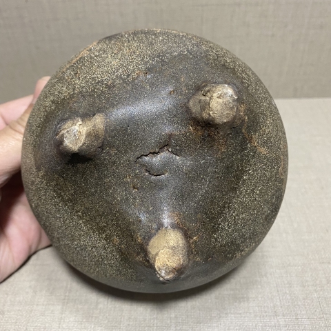 古玩陶瓷宋末元初褐釉三足香爐拍賣，當前價格5888元