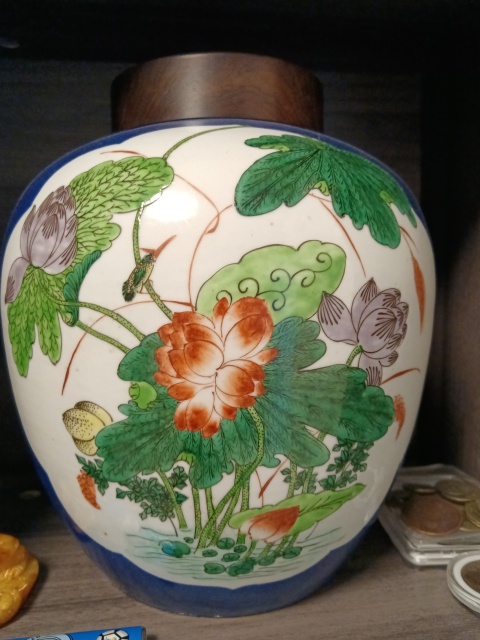 古玩陶瓷藍釉開光五彩蓮池花鳥紋罐拍賣，當前價格1000元