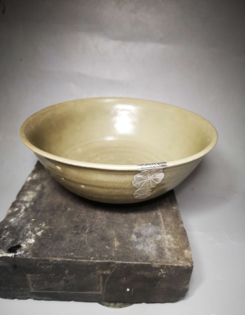 古玩陶瓷元代龍泉青瓷碗拍賣,當前價格688元