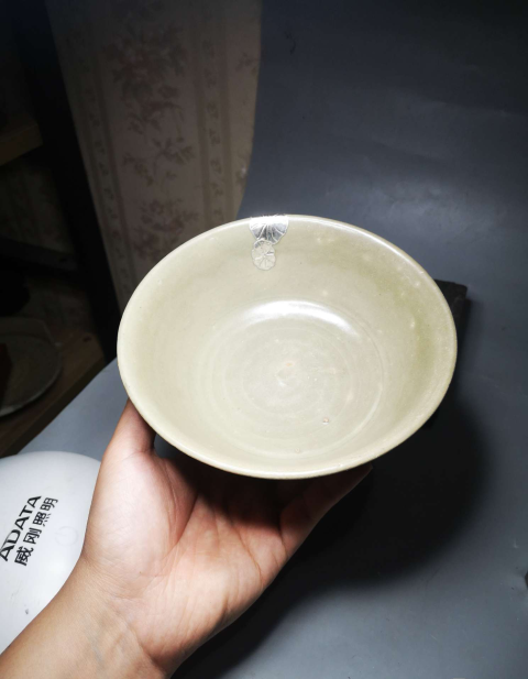 古玩陶瓷元代龍泉青瓷碗拍賣,當前價格688元