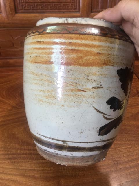古玩陶瓷清代早期磁州窯花卉紋黑褐彩罐拍賣,當前價格0元