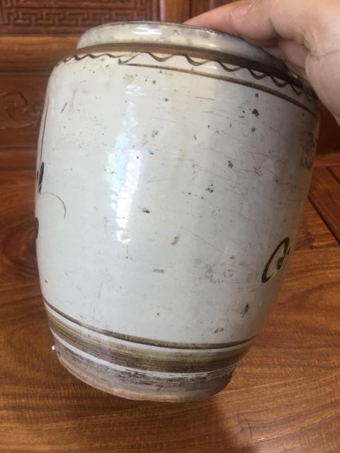 古玩陶瓷清代早期磁州窯花卉紋黑褐彩罐拍賣,當前價格0元